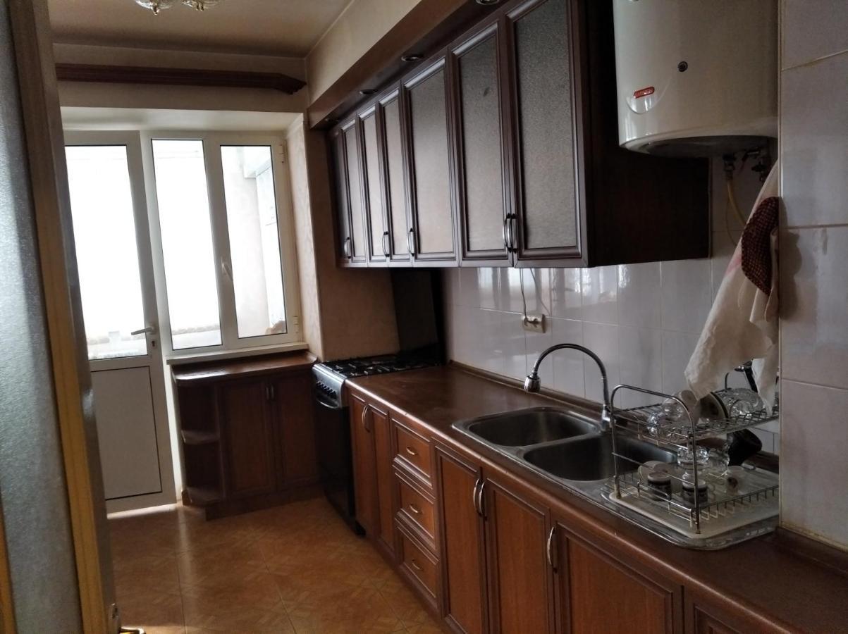 3 Room Apartment In Small Center Of Ereván Exterior foto