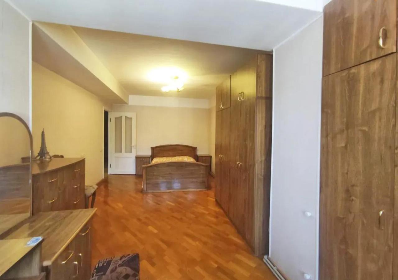 3 Room Apartment In Small Center Of Ereván Exterior foto
